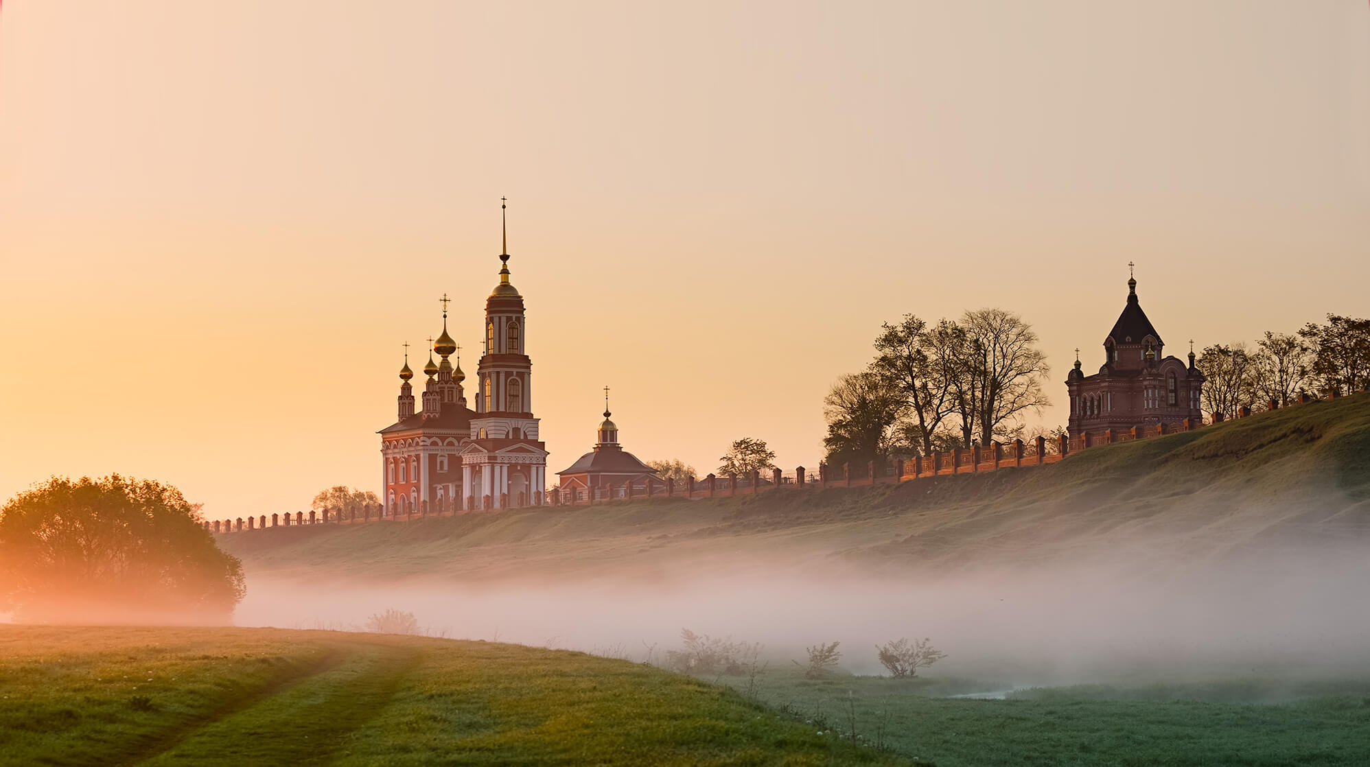 Храм отражение река Суздаль